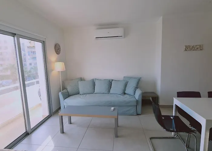 Wave شقة لارنكا